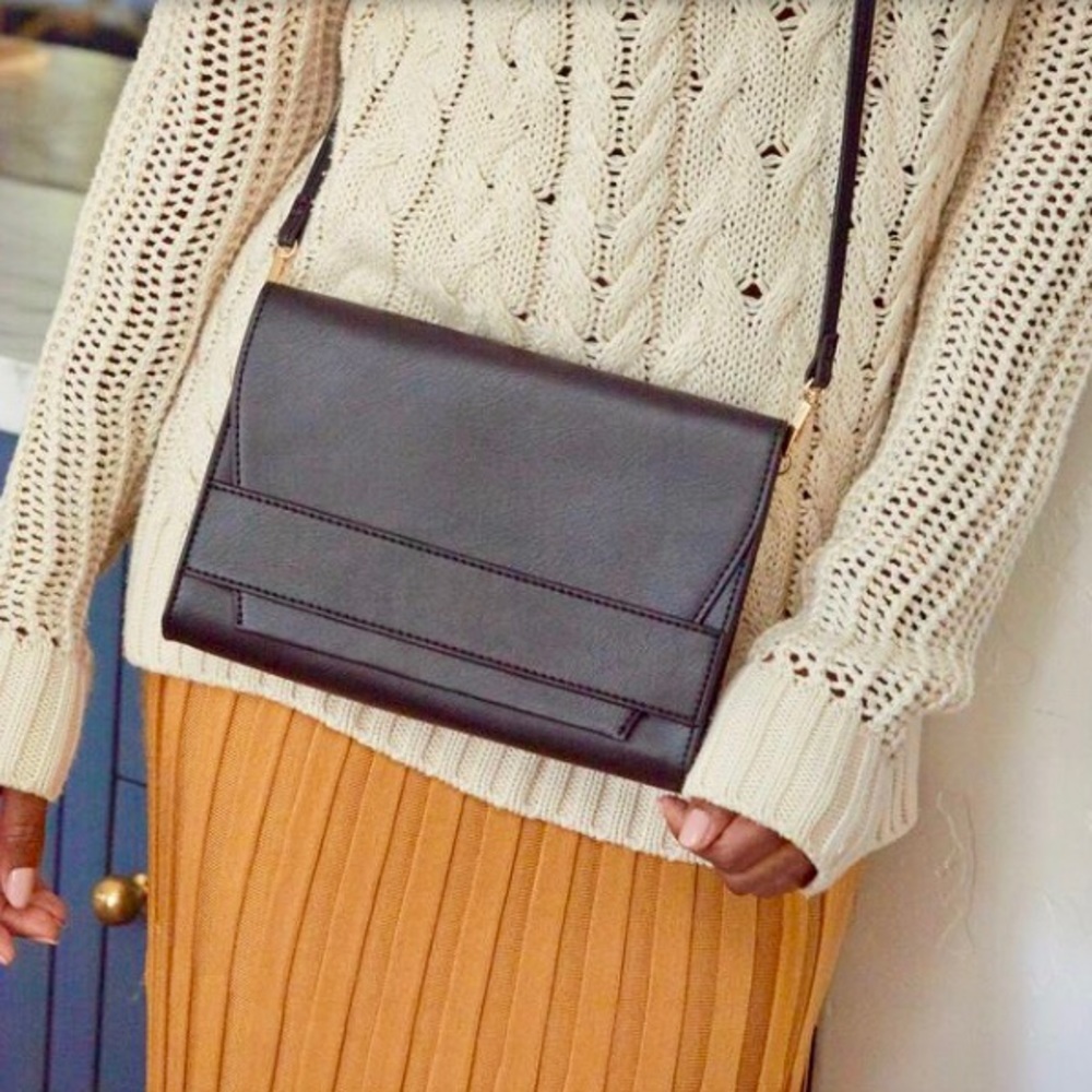 Summer and Rose Crossbody 🖤